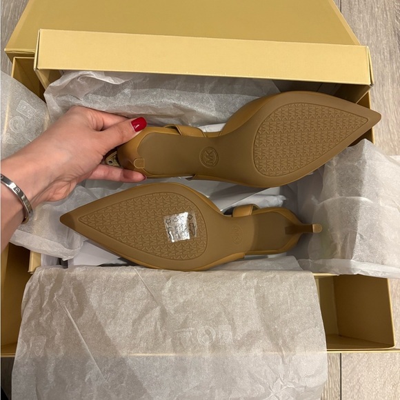 Brand New Michael Kors leather Slingback Pumps – Size 8 - Picture 6 of 13